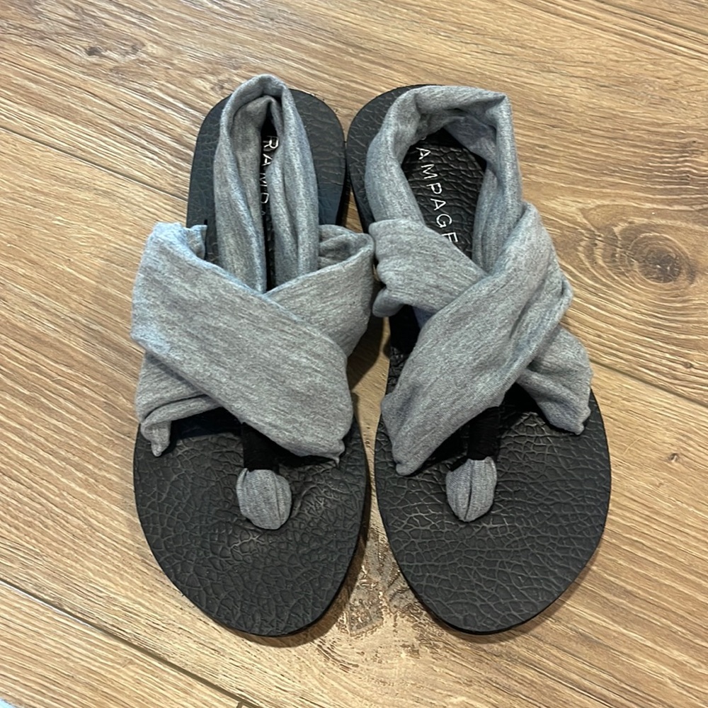 Grey sandals - Picture 1 of 2